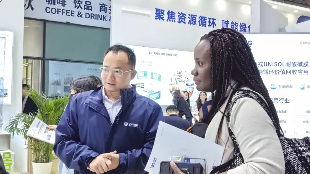 客户参观拼搏体育膜成套装备 客户参观拼搏体育膜成套装备