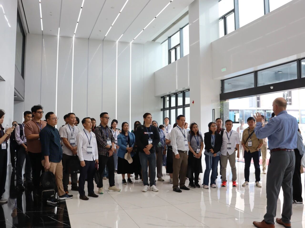 东盟自贸协定升级绿色贸易研修班到访拼搏体育